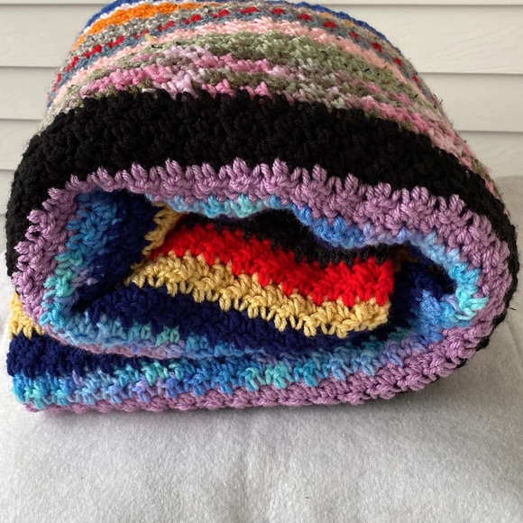 Afghan Hand Crocheted NWOT - Picture 2 of 3